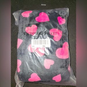 Victoria Secret Heart Blanket NIP